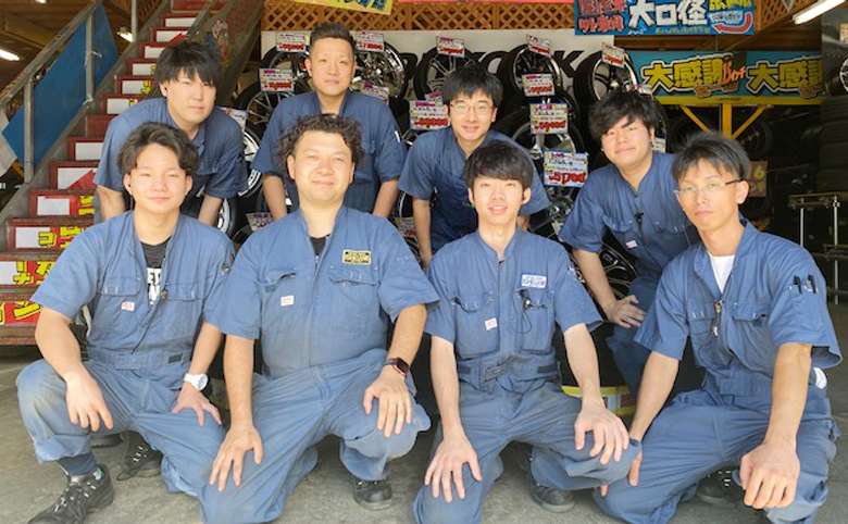 石上車輌伏見店スタッフ